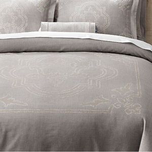 RESTORATION HARDWARE ITALIAN BAROQUE MEDALLION duvet and shams!